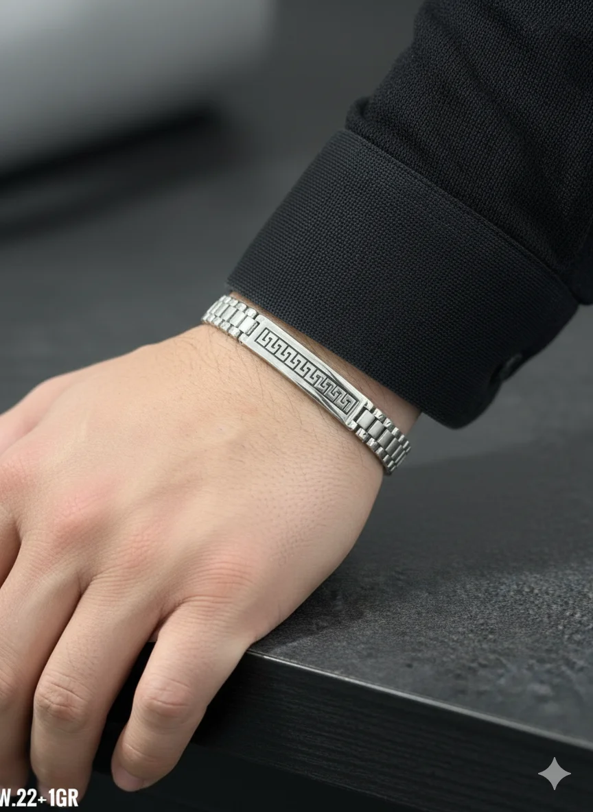 Silver-bracelet-with-rectangular-strap2